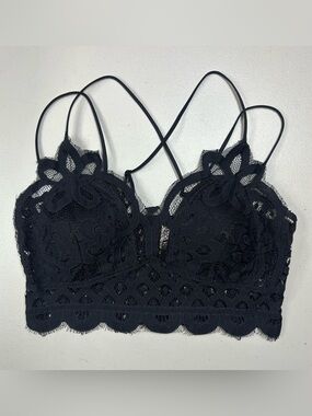 Zenana Outfitters Black Floral Lace Bralette with Crisscross Straps